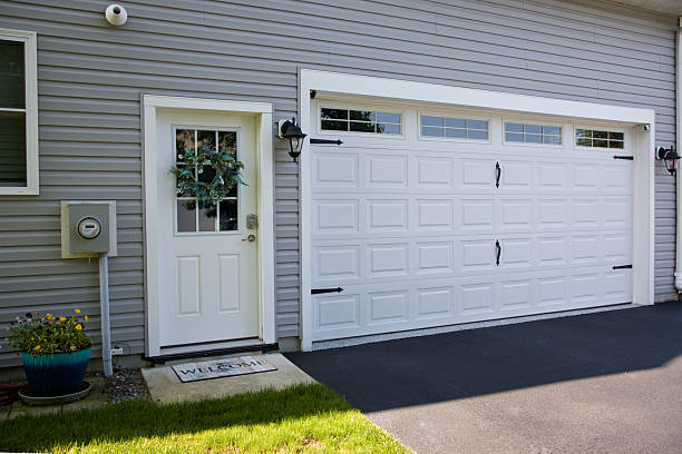 24/7 Emergency Garage Door Panel Replacement experts in Davie County County, NC